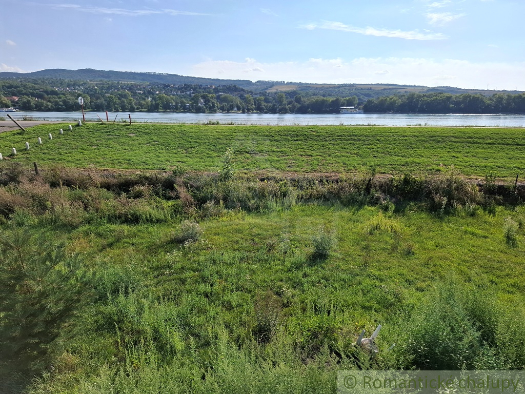Unikátny pozemok na výstavbu domu pri brehu rieky Dunaj v