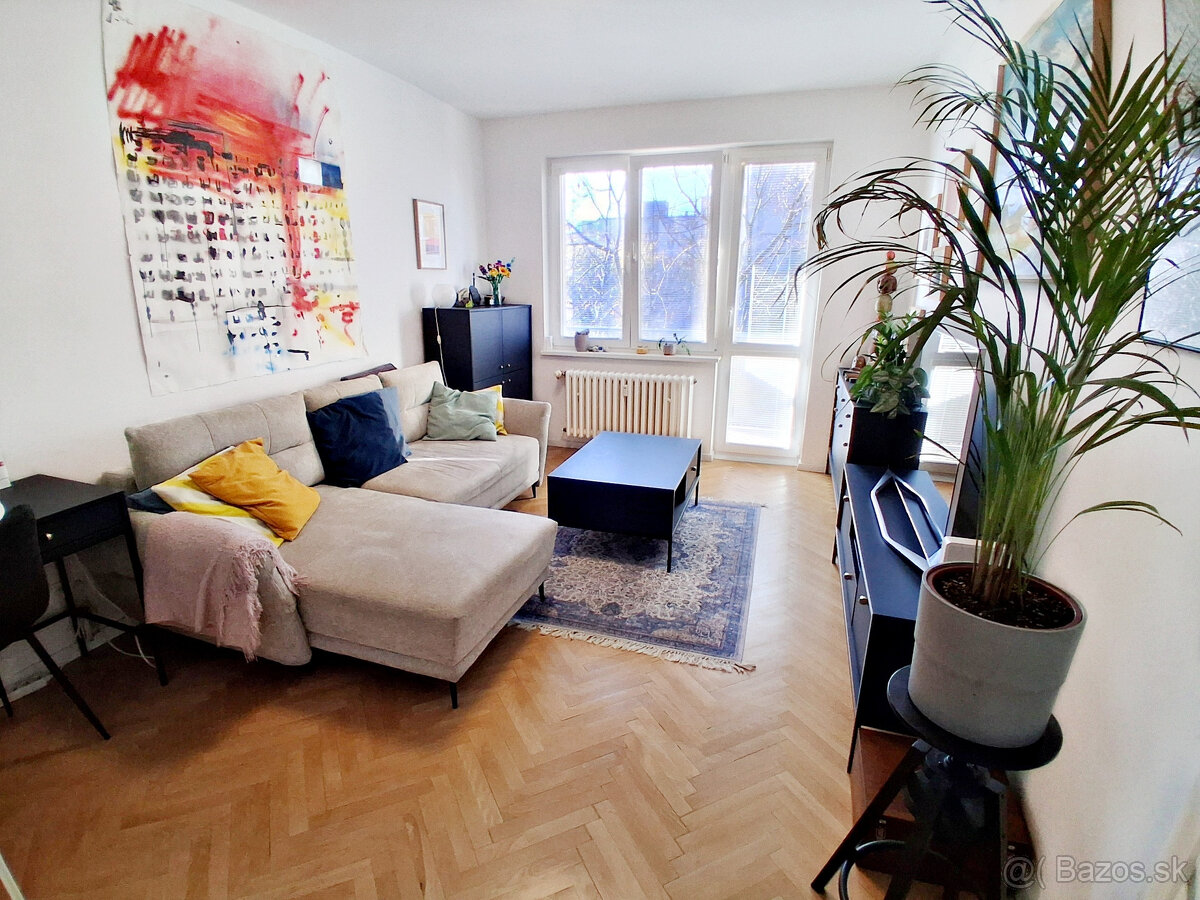 Prenájom 2 izb. bytu s peknou rekonštrukciou pri OC Centrál 