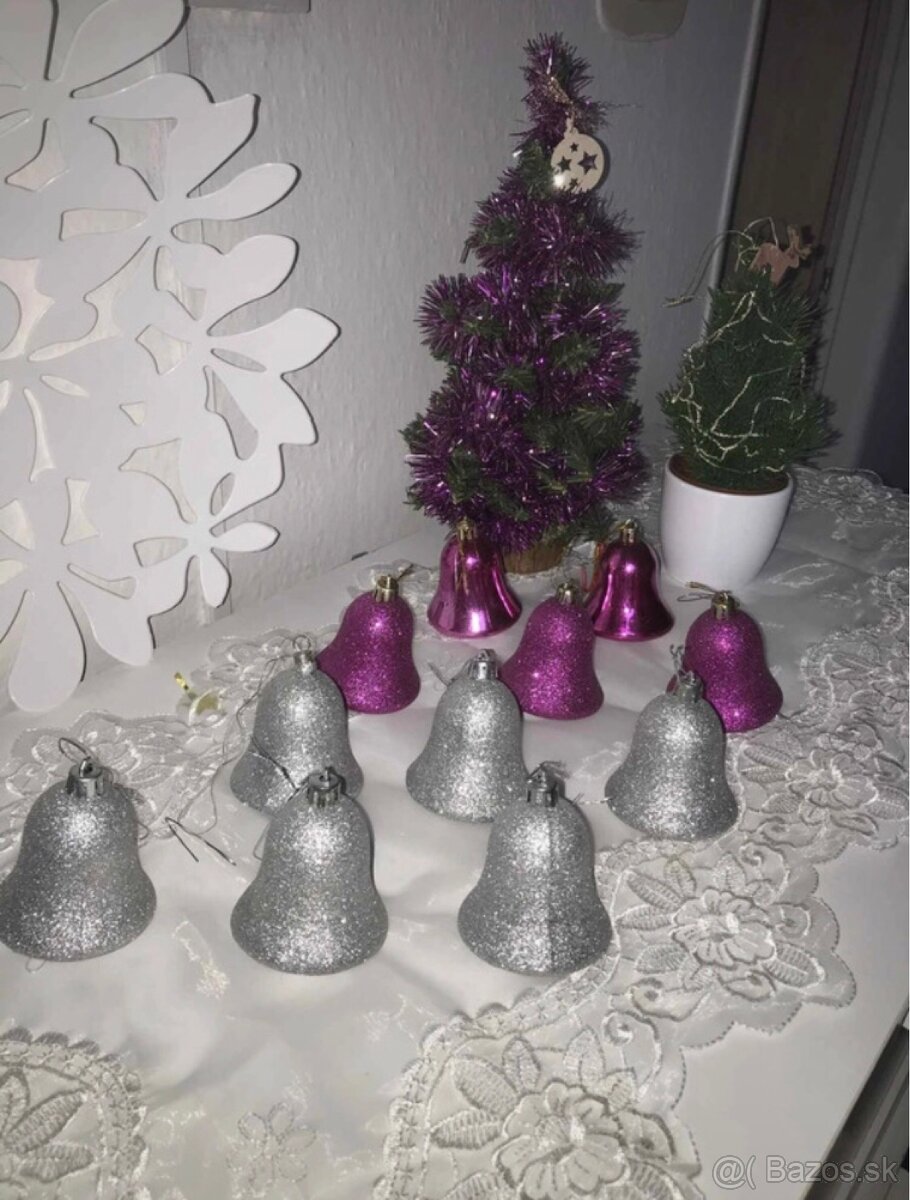 Vianočne ozdoby na stromček zvončeky a dva stromčeky