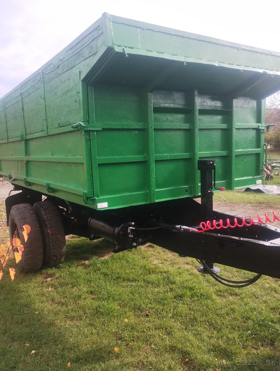 vyklapacia vlecka obilie