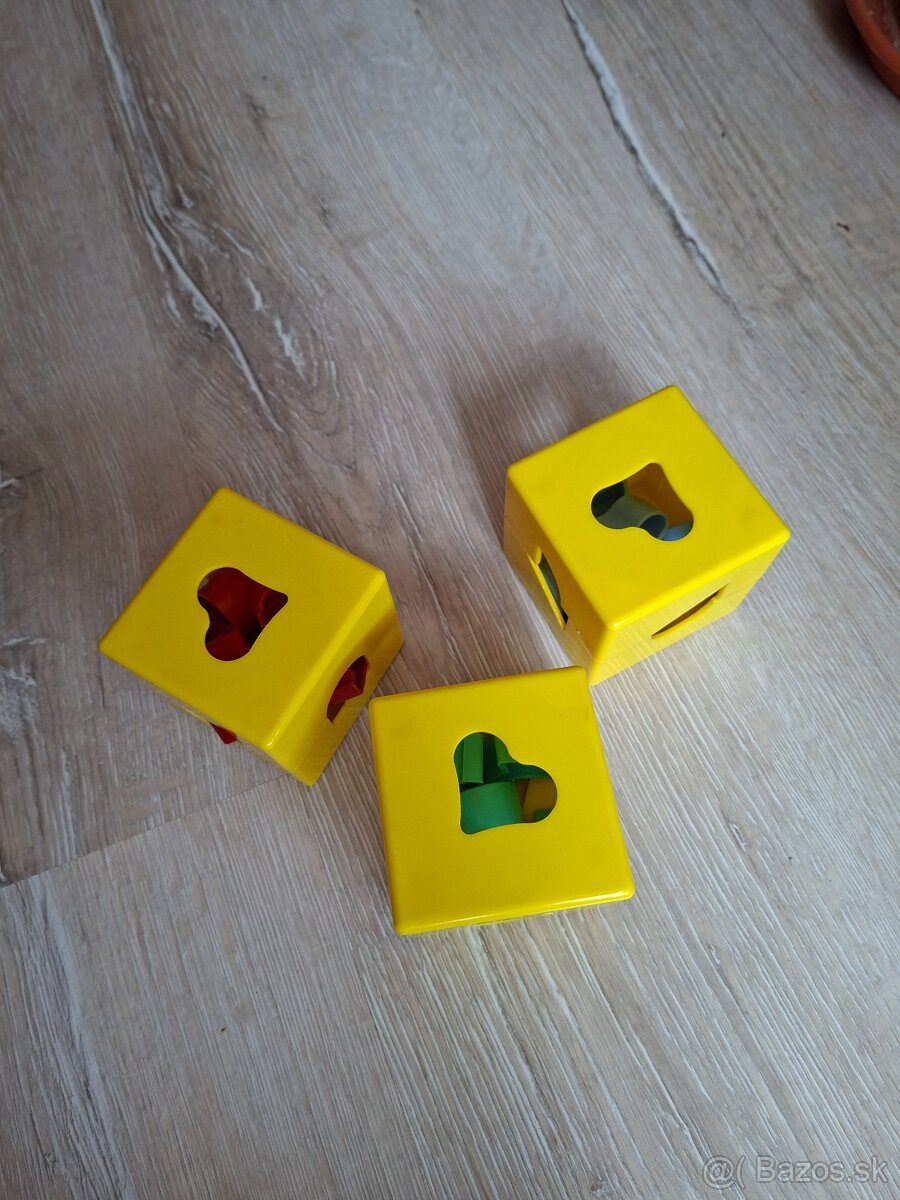 Hračky na zakladanie