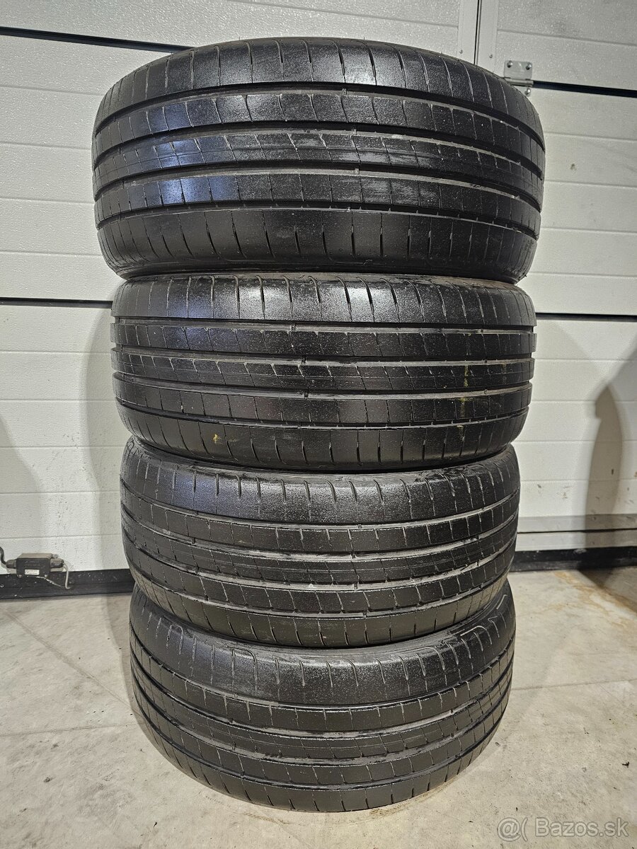 Letné Pneu GoodYear 225/40 R19