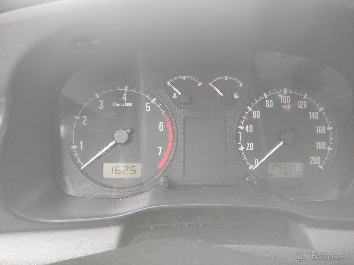 Skoda Octavia Sedan 1.6 benzin
