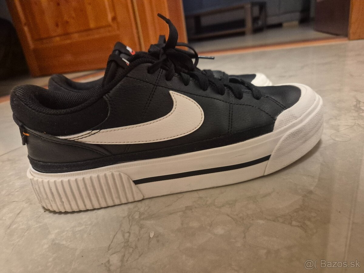 Nike tenisky