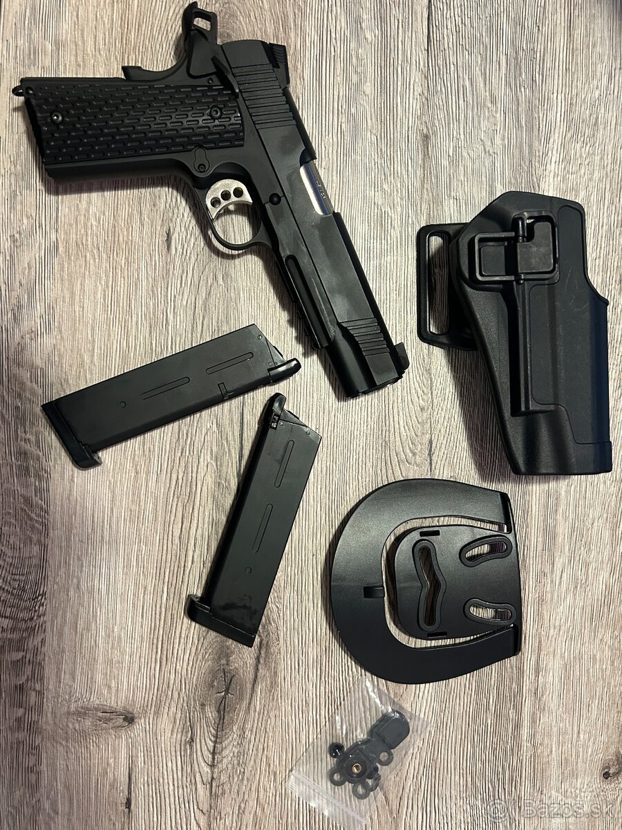R27 airsoft replica