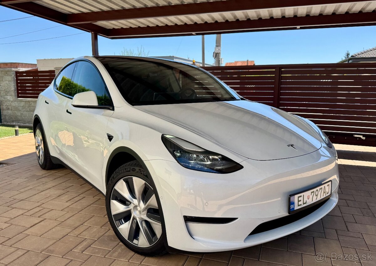 ° Tesla Model Y ° Dual motor (4x4) ° LR ° 2022 ° SK špz