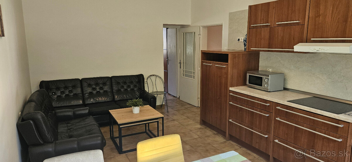 Veľký 2,5-izbový byt na začiatku Vajnorskej v BA