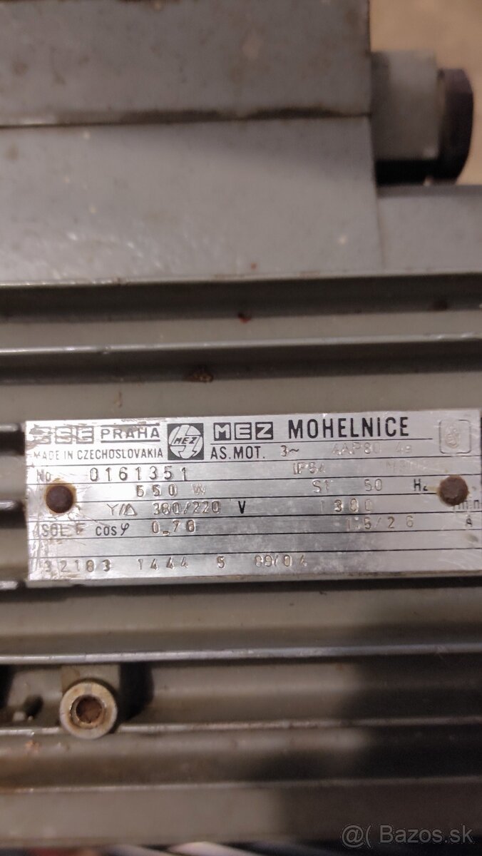 Motor elektrický