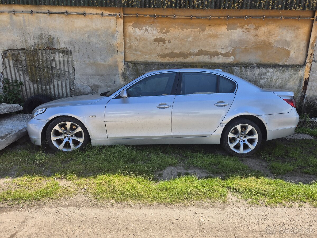Predám havarované BMW 530
