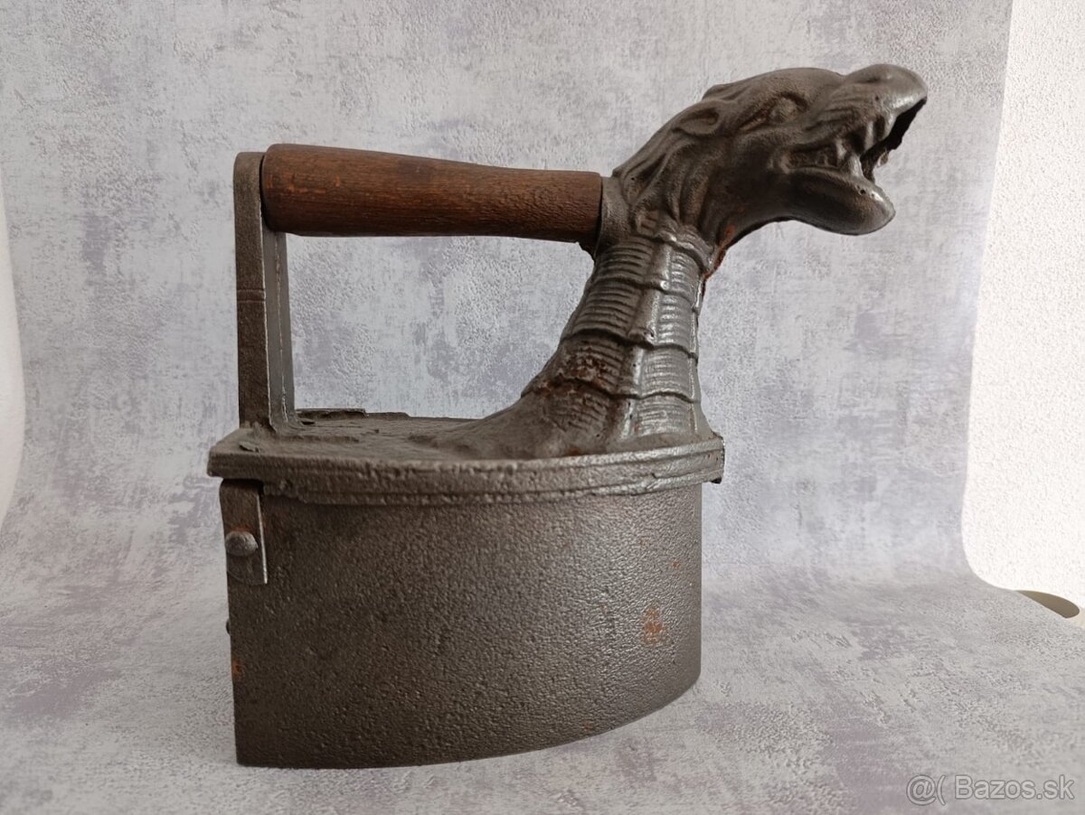 Atypická sběratelská žehlička DRAK do vaší sbírky, muzea