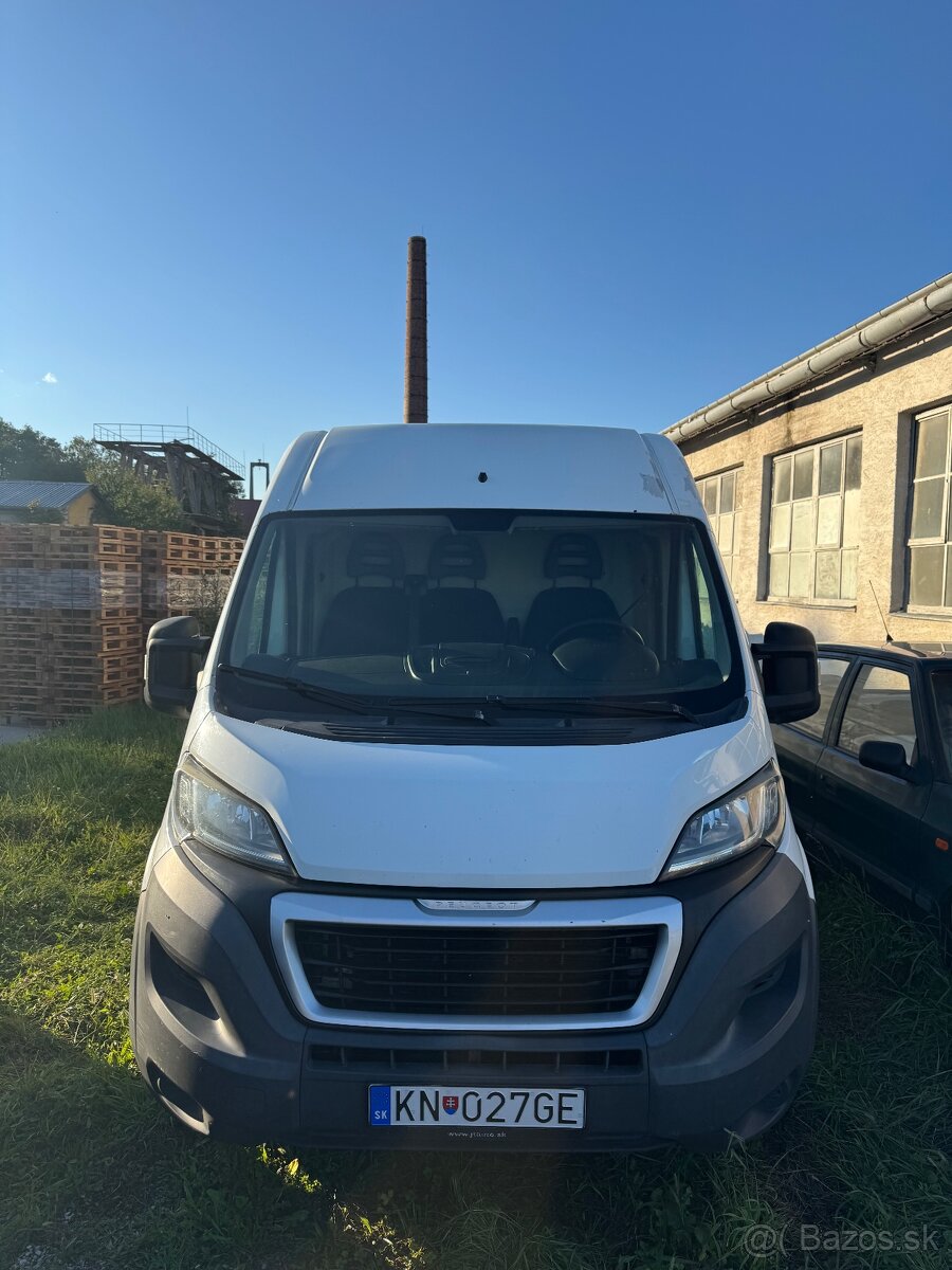 Preprava a sťahovanie ,dodávka, doprava materiálu dovoz