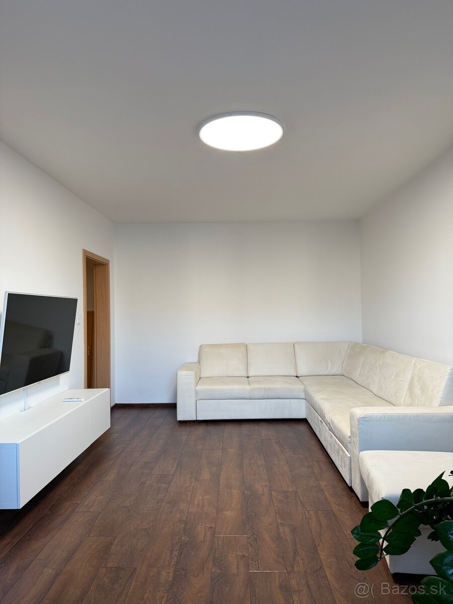 Prenájom 2-izbový byt, Stred Považská Bystrica