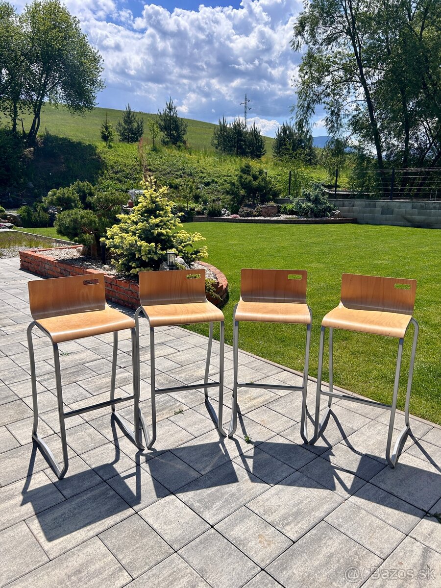 Barové stoličky s operadlom