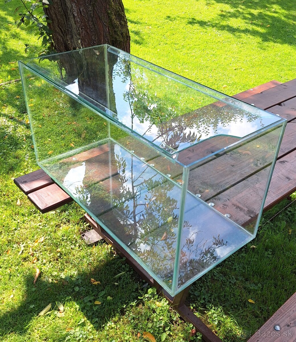 Akvárium + filter a kamienky