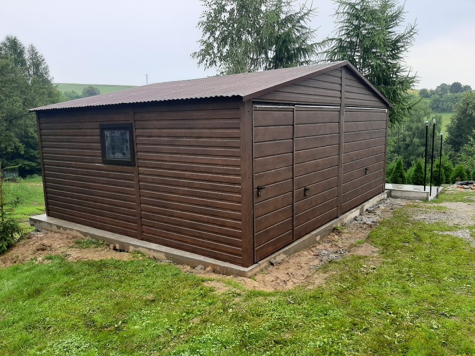 Plechová garáž 6x6m.