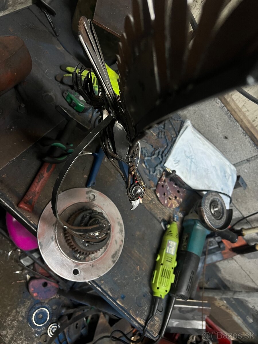 Originálne sochy zo železa