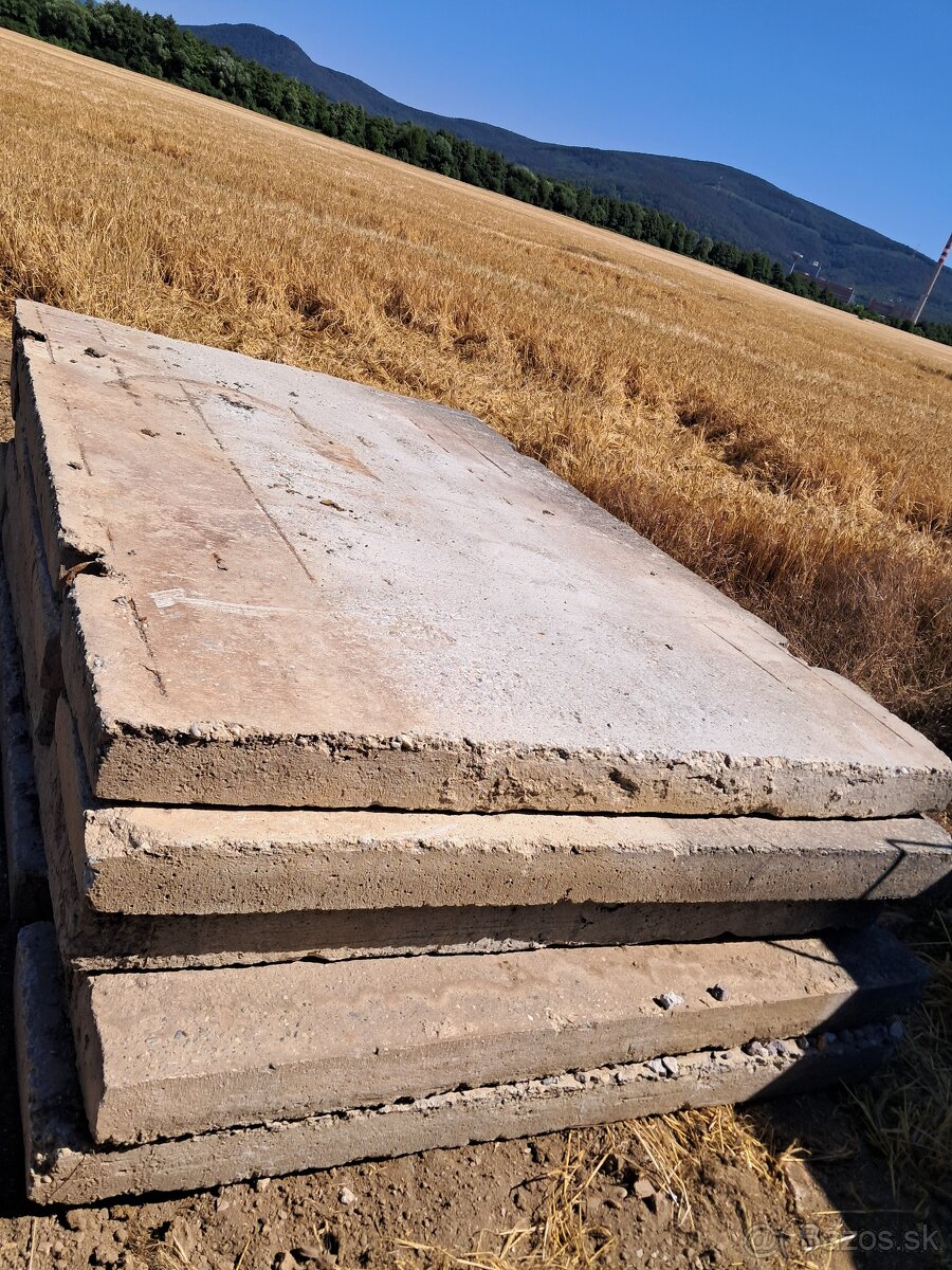 Kúpim betónové cestne panely