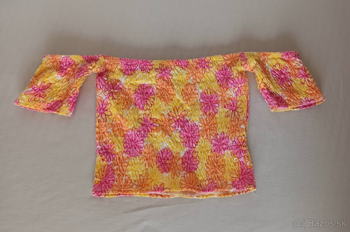 Kvetinový crop top