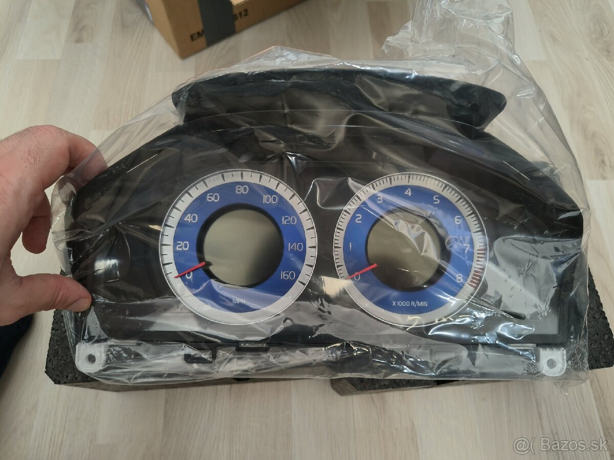 NOVE Volvo V70 XC70 R-Design budiky