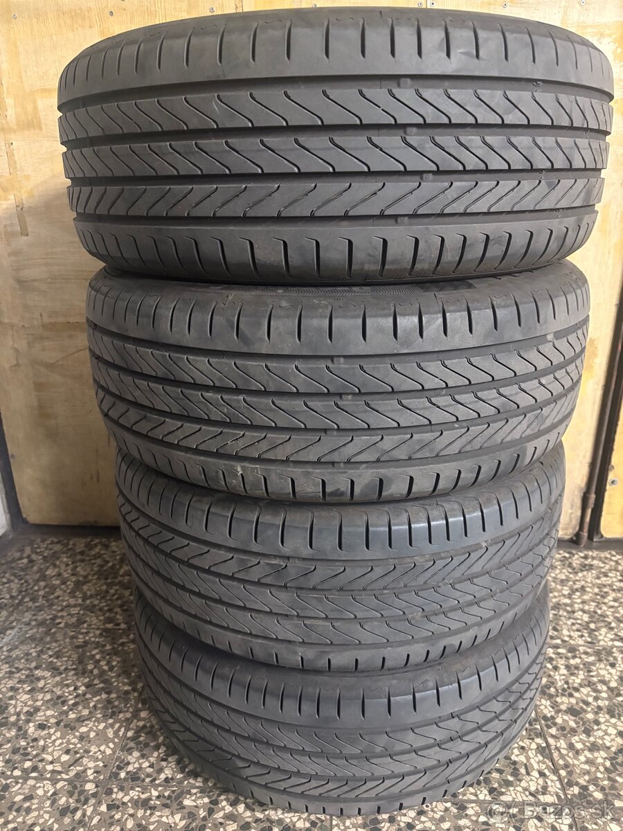 215/50R17 Continental