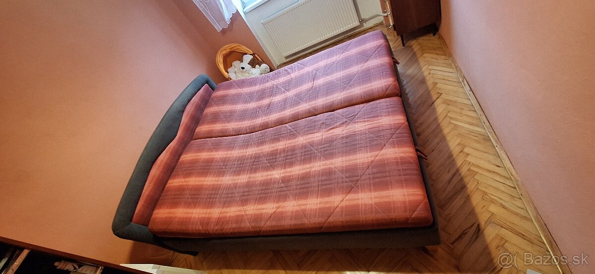 Predám čalúnenú manželskú posteľ