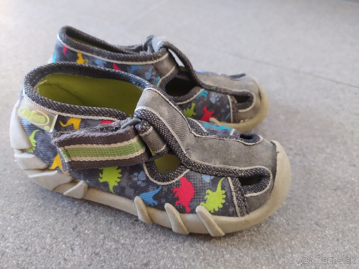 Detské papuče/plátenky/sandále v.23