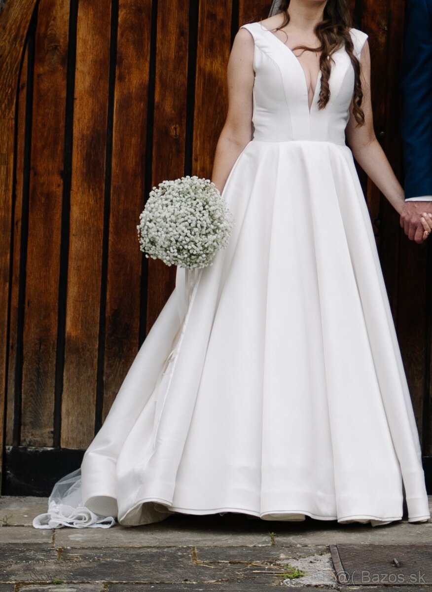 Saténové svadobné šaty