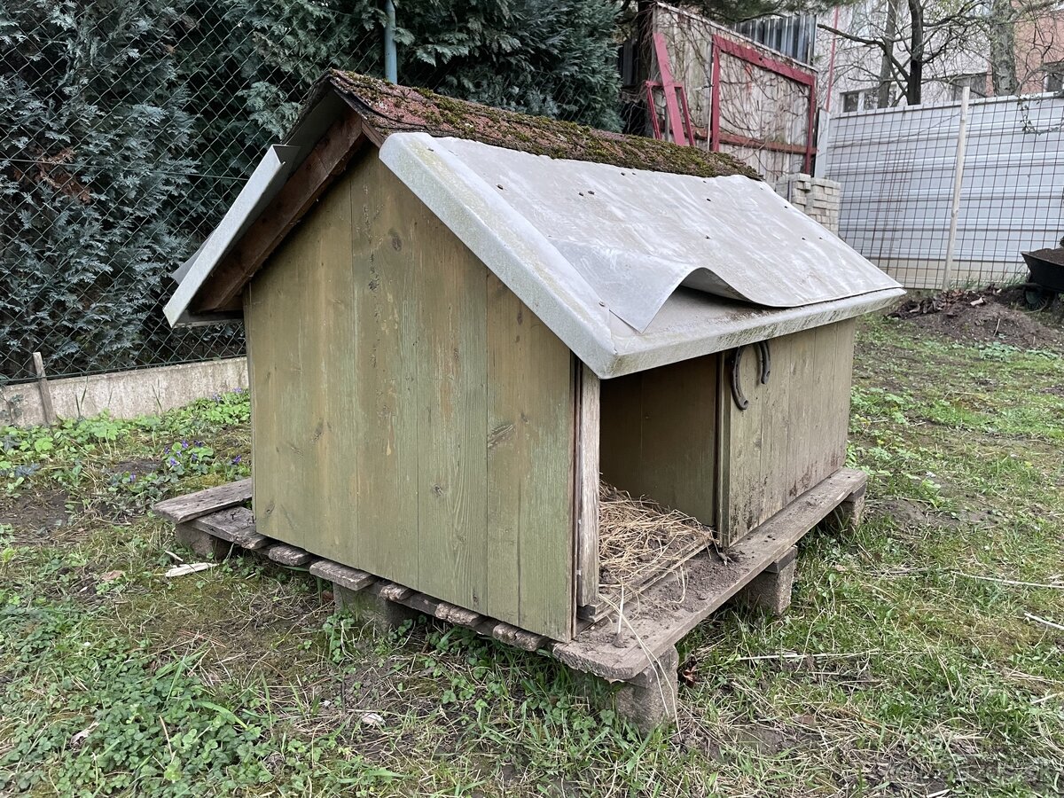 Zateplená psia búda