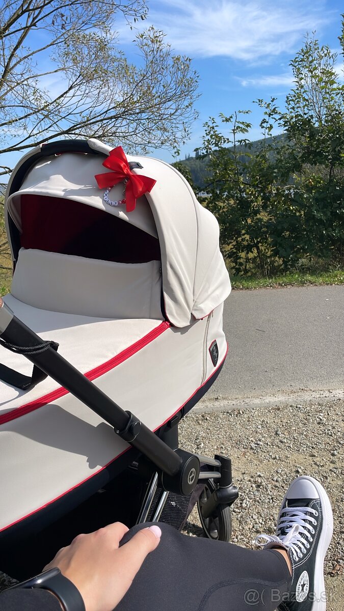 Cybex