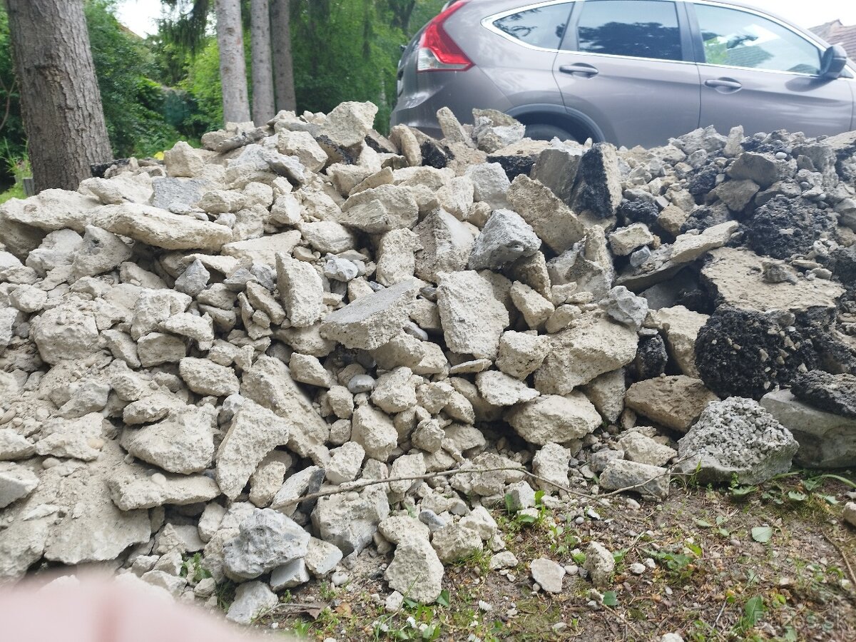 Darujem stavebnú drť