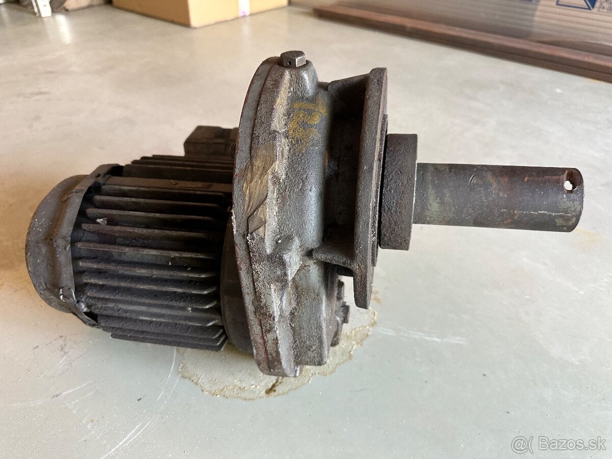 Elektromotor s prevodovkou