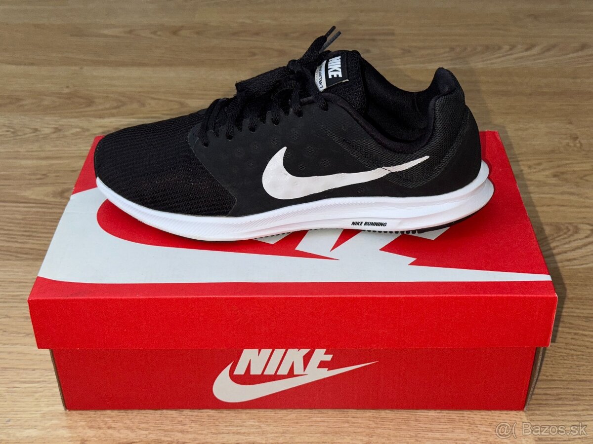 Tenisky Nike, 42