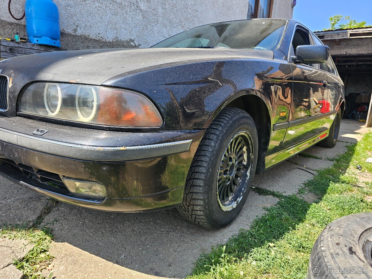 E39 523i