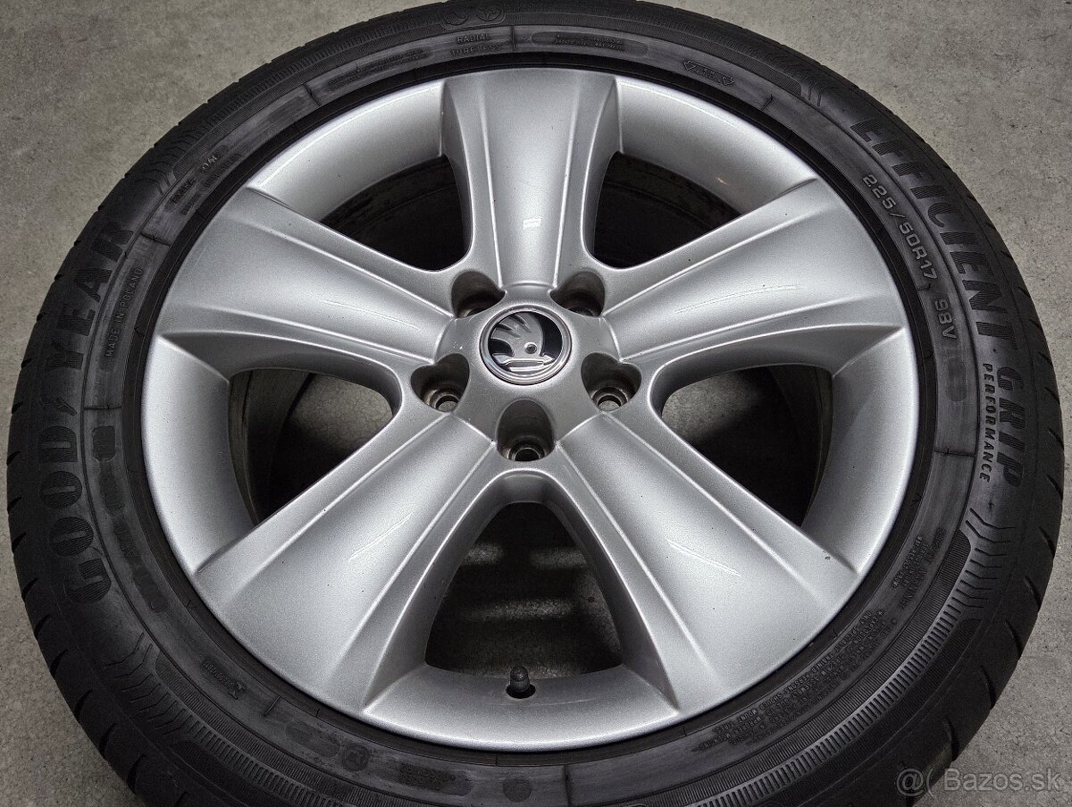 17" ŠKODA + letné 90%