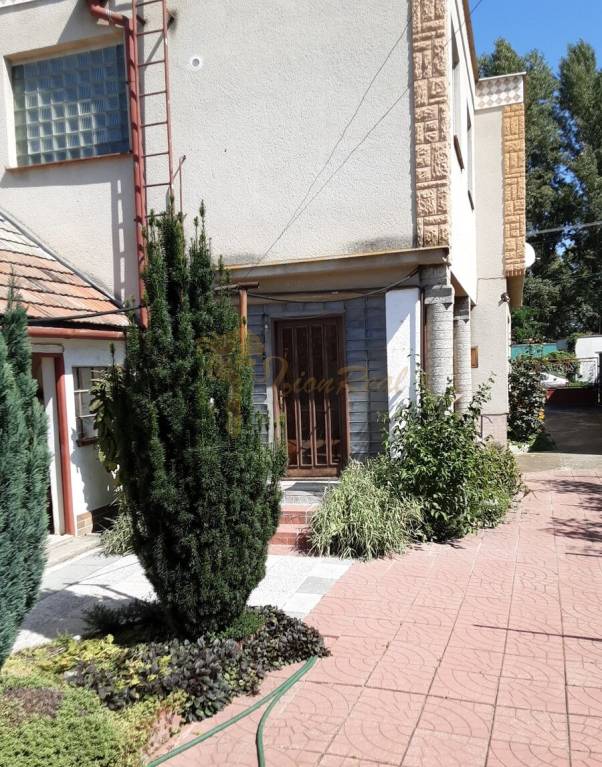 Dvojgeneračný rodinný dom v Hamuliakove, tichá časť