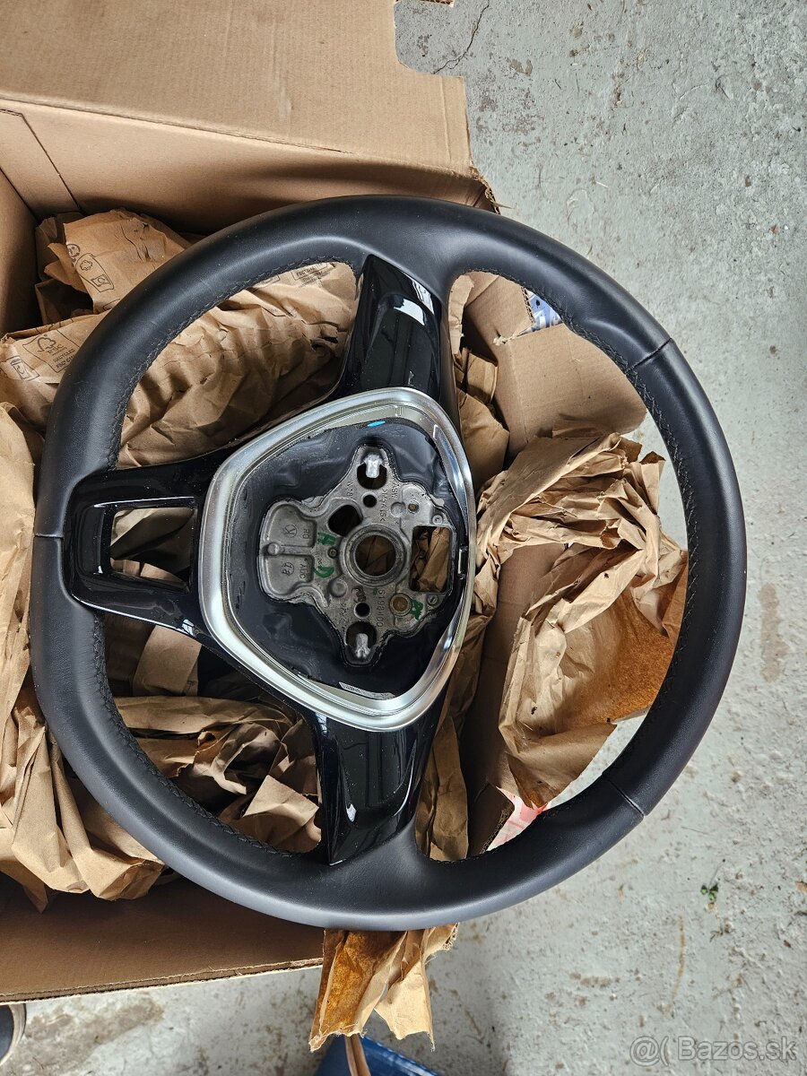 Rezervované Volant VW T6