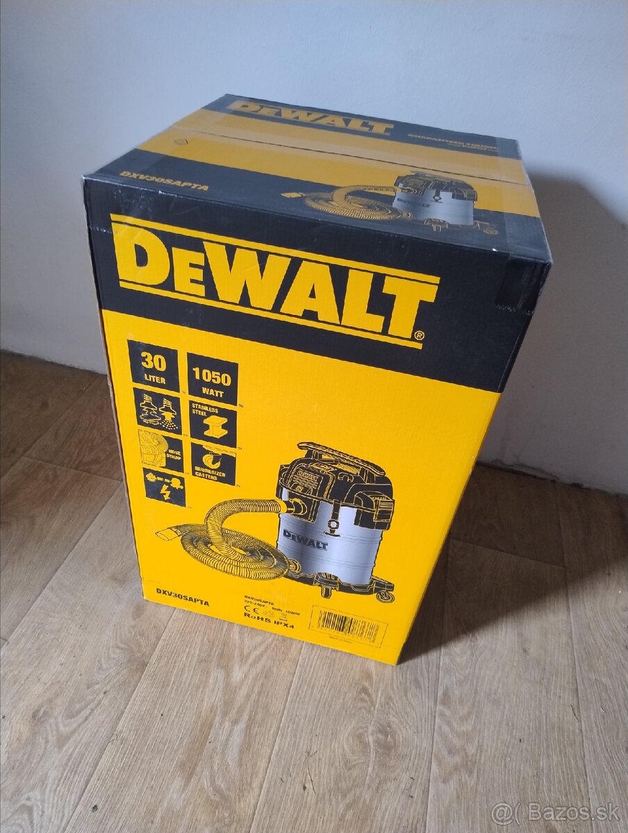 Priemyselný /stavebný vysávač Dewalt
