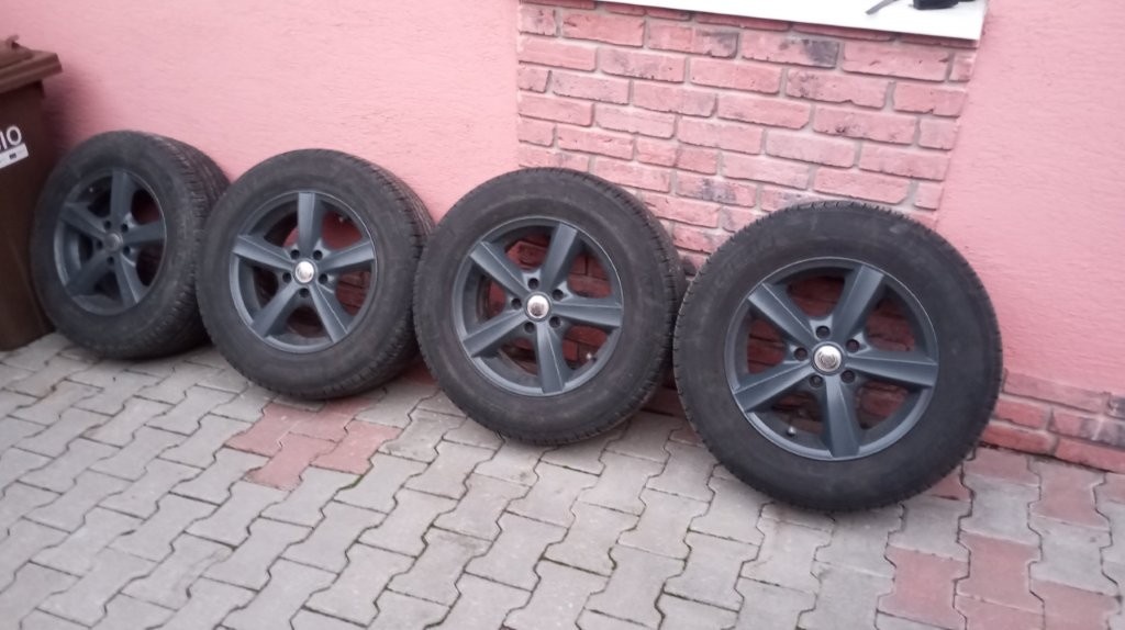 Predam disky + zimne pneu Dezent 7x16 ET40 5x114,3 R16