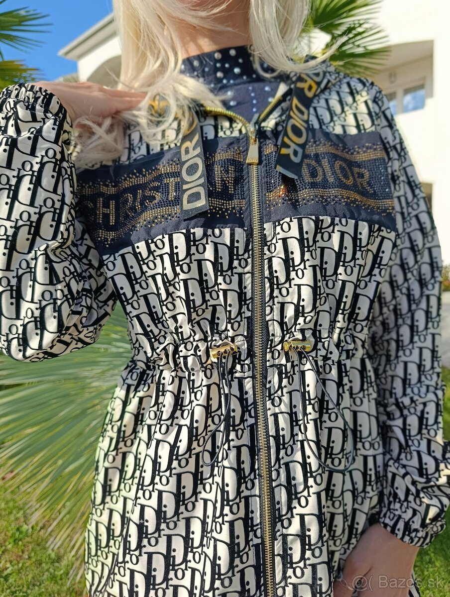 Christian Dior, Karl kabáty