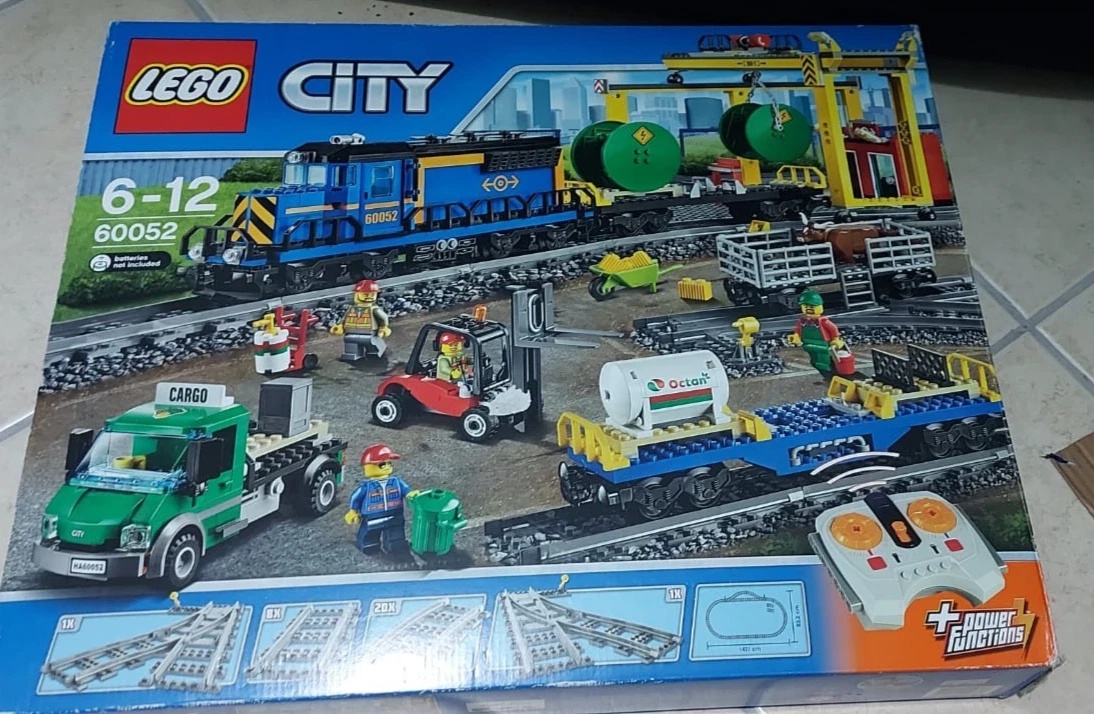 LEGO City 60052 nákladní vlak