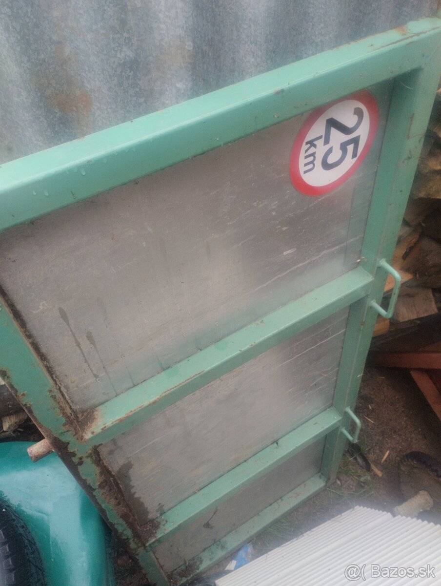 Bedna do 3 bodu (sklopná) za traktor