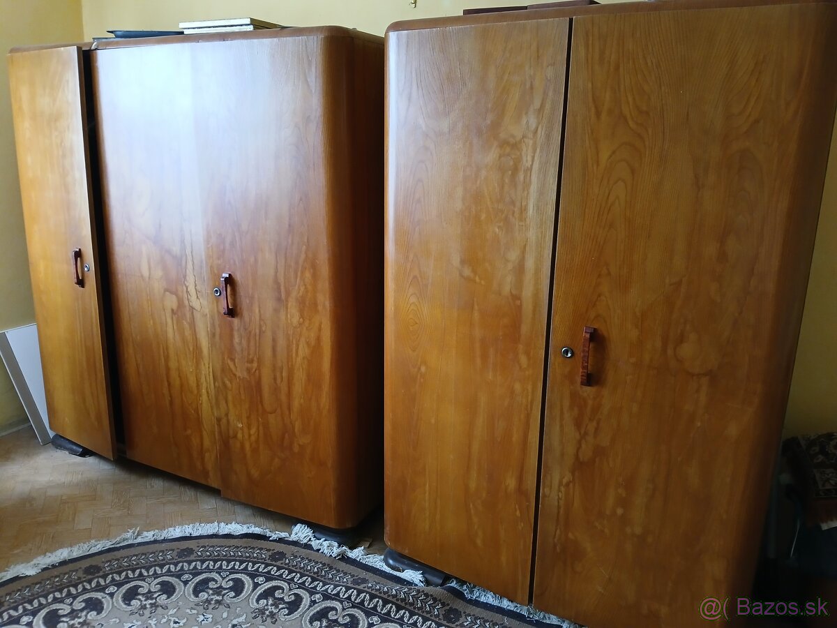 Starožitný nábytok