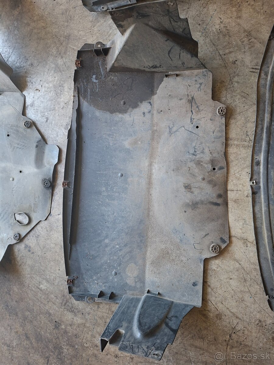 Predam spodný kryt na Renault Master