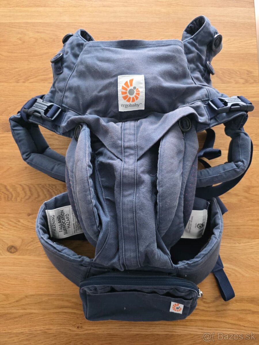 ERGOBABY Detský Nosič Omni 360 - Navy Mini Dots