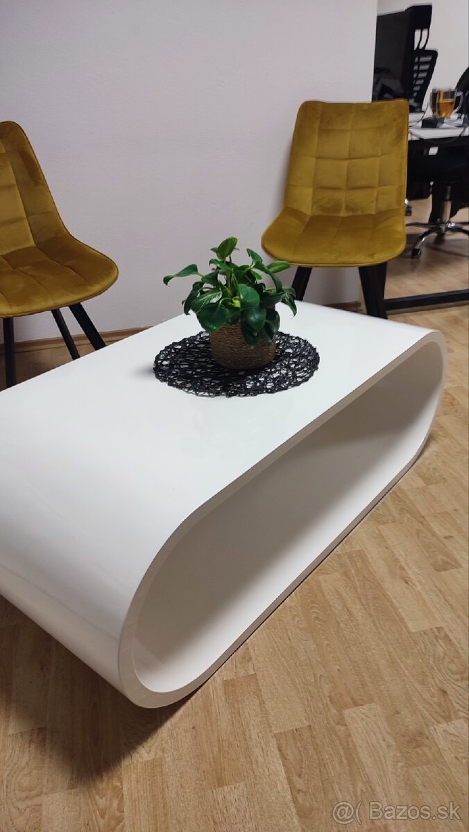 Konferenčný stolík