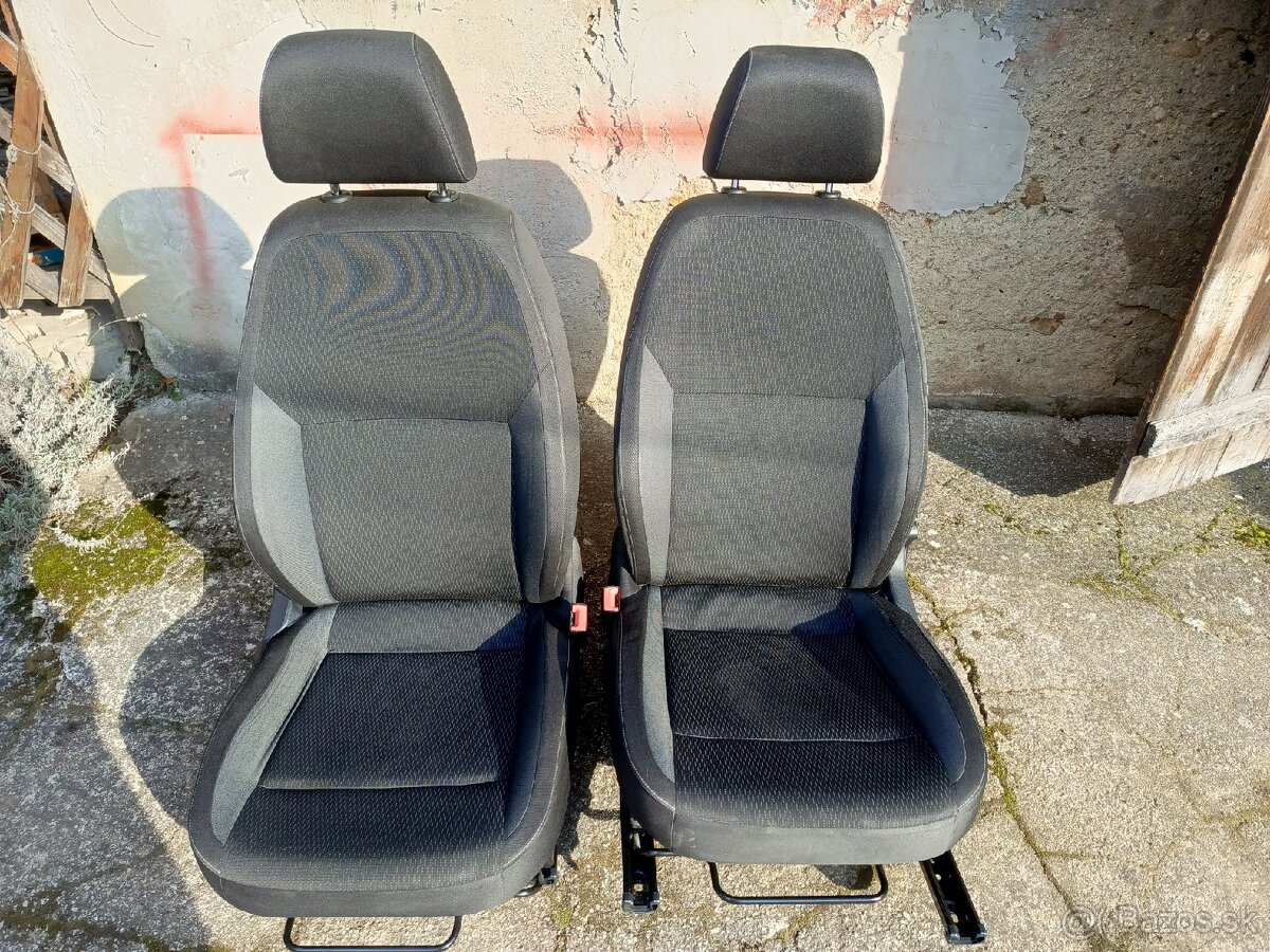 Škoda Rapid Spaceback sedačky