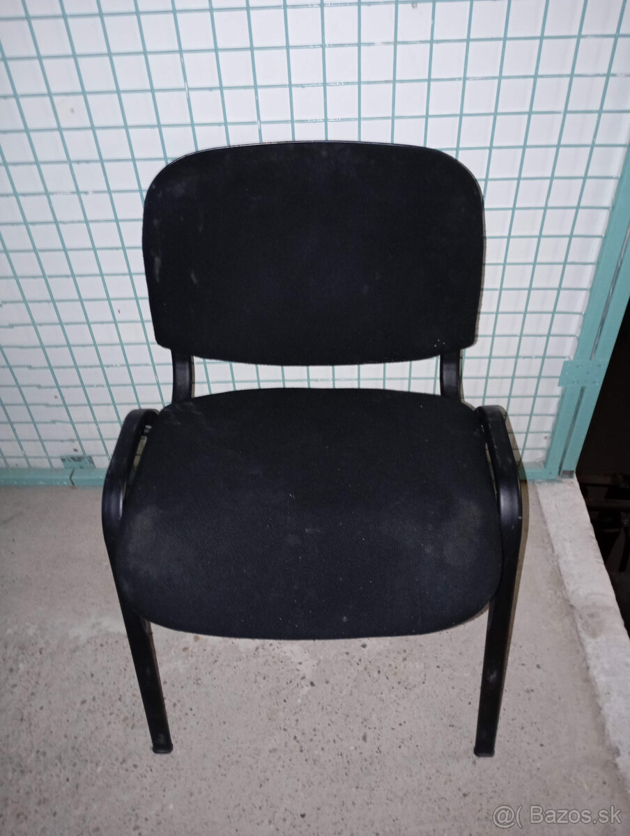 13—Stolička čierna kancelárska