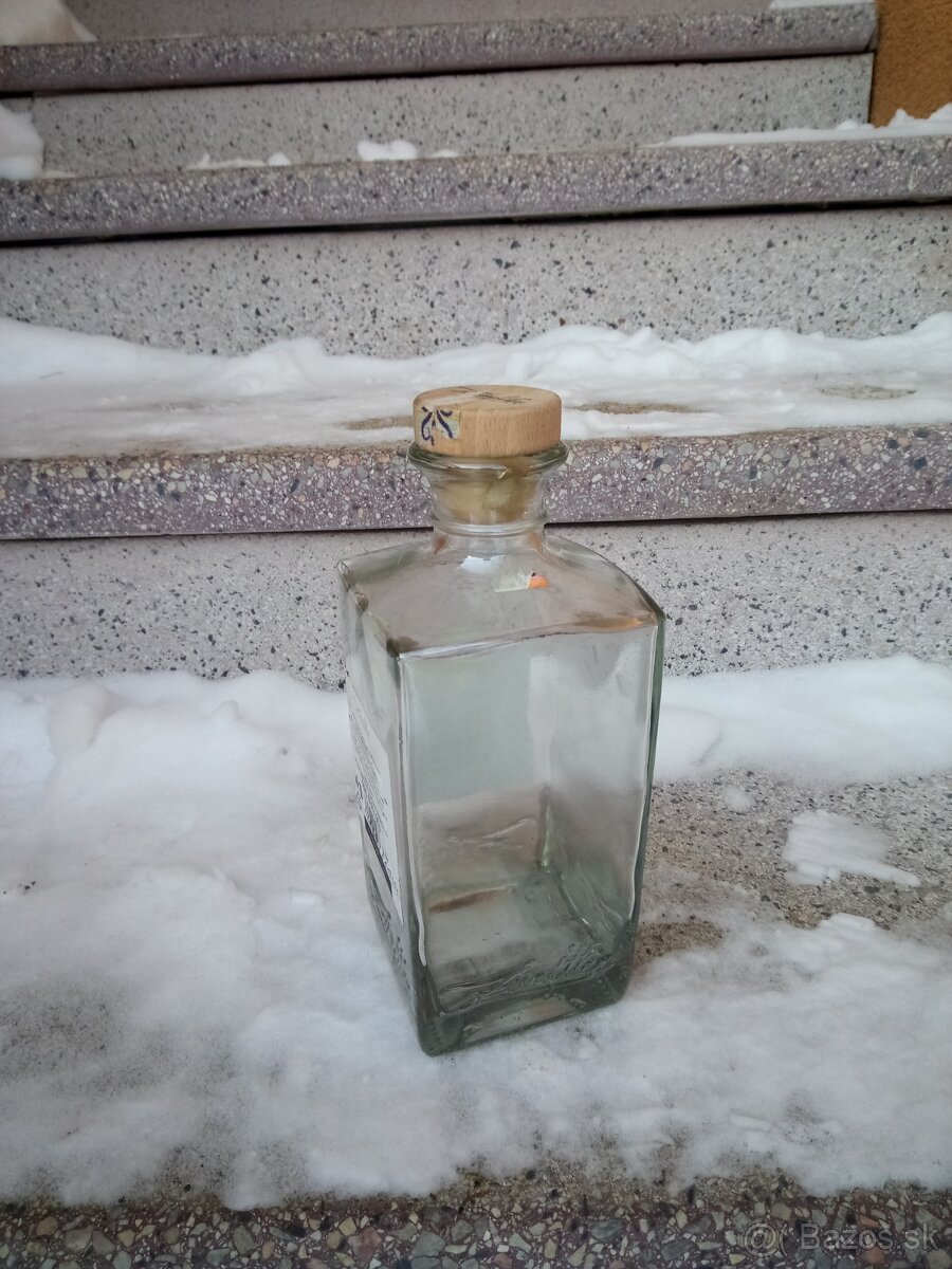 Predám fľaše sklennene 0.7 l-20 ks