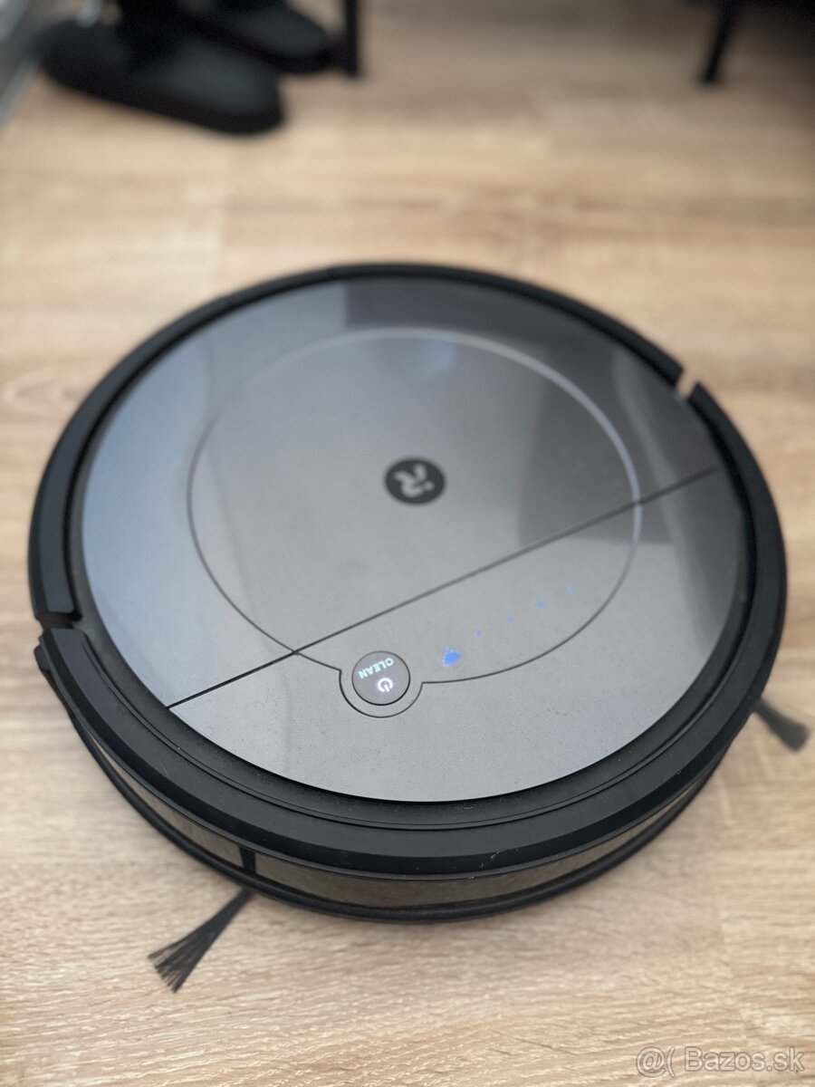 Robotický vysávač iRobot Roomba Combo 1138 sivý