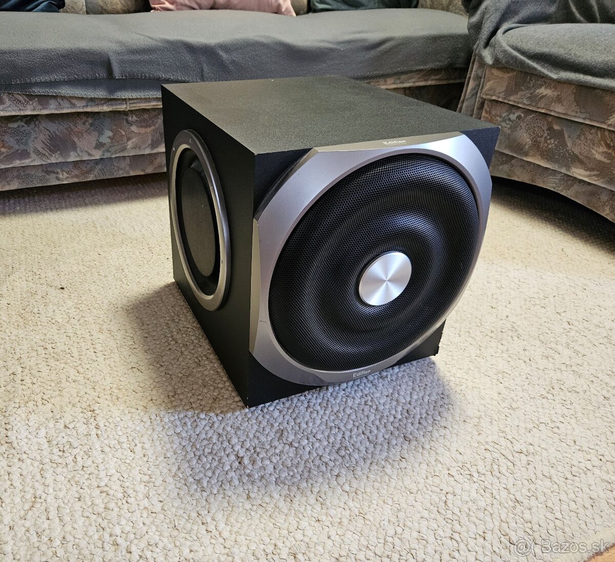 10" subwoofer Edifier S550